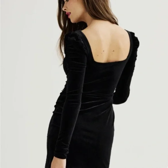 Chic Velvet Dress - Picture 4 of 9